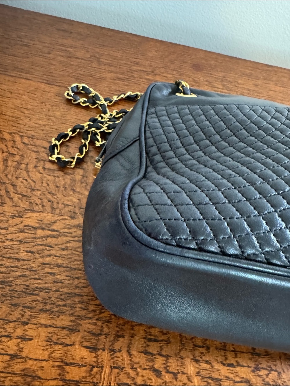 Bally Vintage Quilted Lambskin Midnight Blue Bag with Woven Chain - Picture 7 of 16